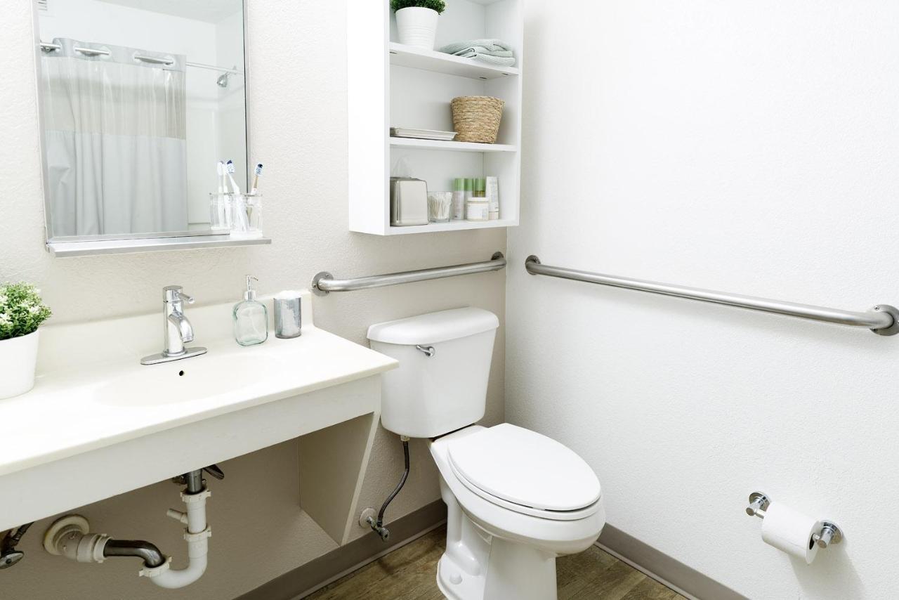 Intown Suites Extended Stay Tampa Fl Orient Park Екстериор снимка
