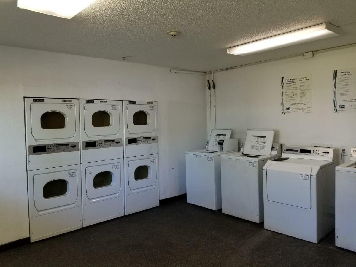 Intown Suites Extended Stay Tampa Fl Orient Park Екстериор снимка